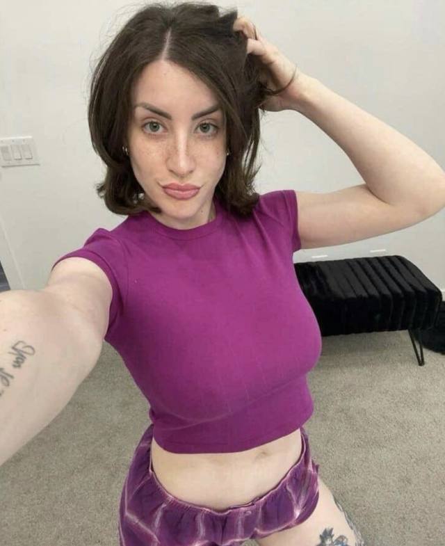 NO PAYMENT REQUIRED- SEXY SINGLE MOM AVAILABLE FOR MEET AND FUCK AS LONG AS YOU KNOW HOW TO USE YOUR DICK🍑💦