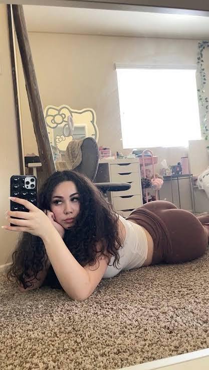 AVAILABLE FOR MEETUP FUN👅MASSAGE & NAUGHTY VIDEOS CONTENT🍑❤️
