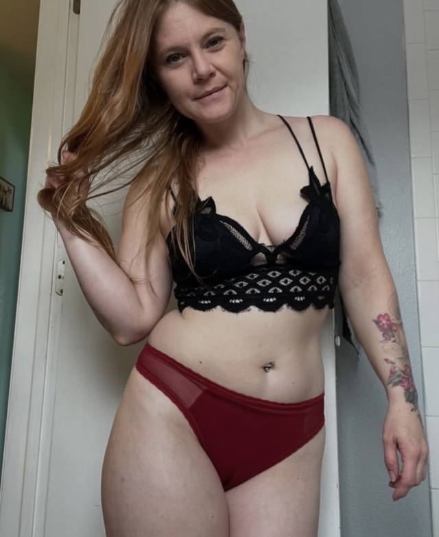 Single mother looking for regular sex