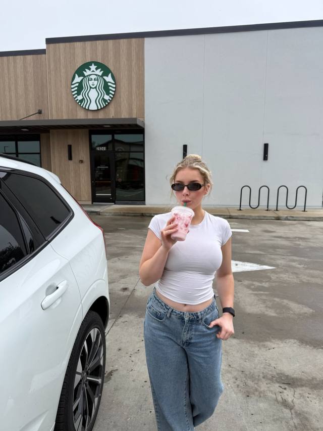 I'M A SPECIALIST & LICENSED MASSAGE THERAPIST CATERING TO MEN WHO NEED A RELAXING PROFESSIONAL MASSAGE
