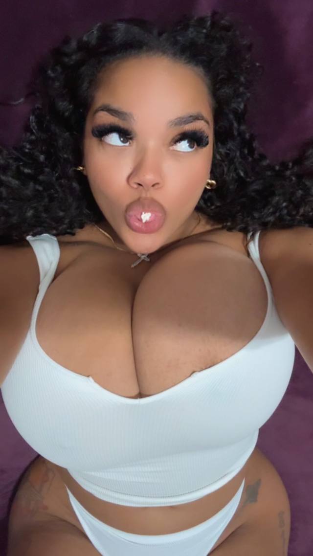 i’m a professional Asian bodyworker and i’m available for full body massage, hookups including Milking table services.  Text