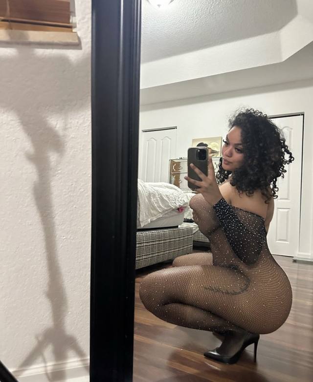 i’m a professional Asian bodyworker and i’m available for full body massage, hookups including Milking table services.  Text