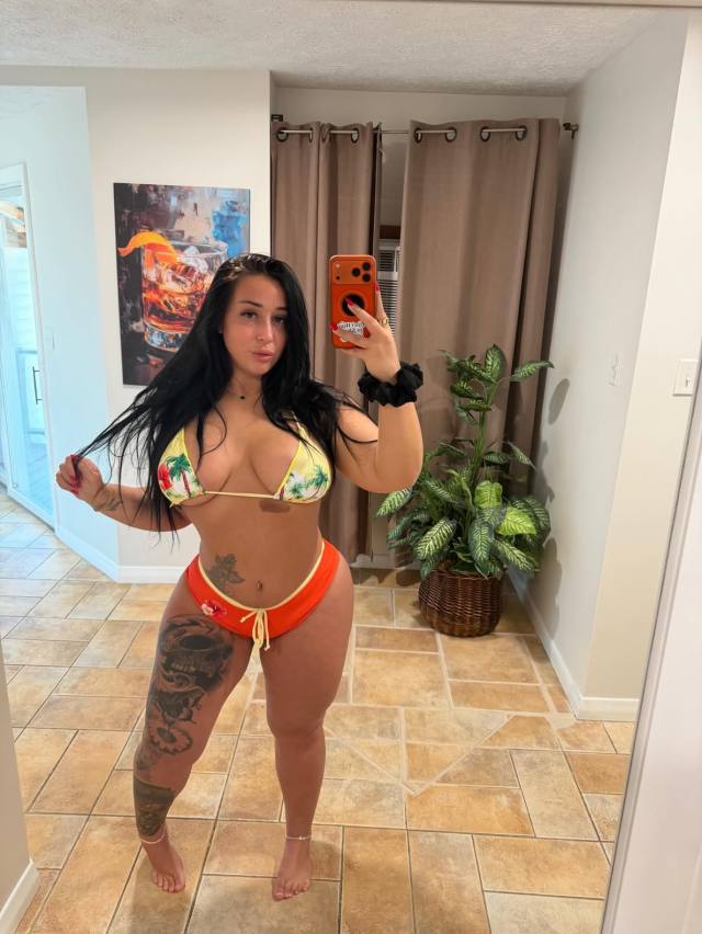 👅I AM LOOKING FOR A NICE COCK TO **** SERVICE💠AVAILABLE CAR/HOME/HOTEL INCALL AND OUTCALL