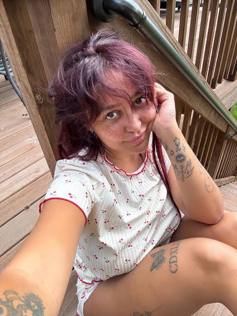 Hello, im a mobile licensed massage therapist I render all types of body massages,cracks and therapy at fair affordable rates