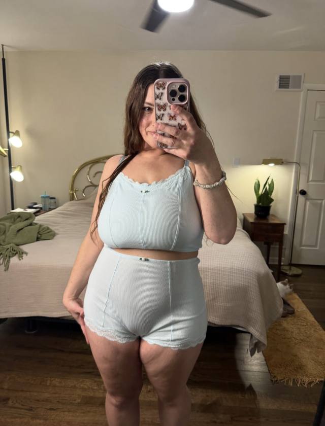 Available for nasty fun, massage and loads of kinks because I'm a massage and sex therapist ❤️😍🤩I do Incall and outcall text