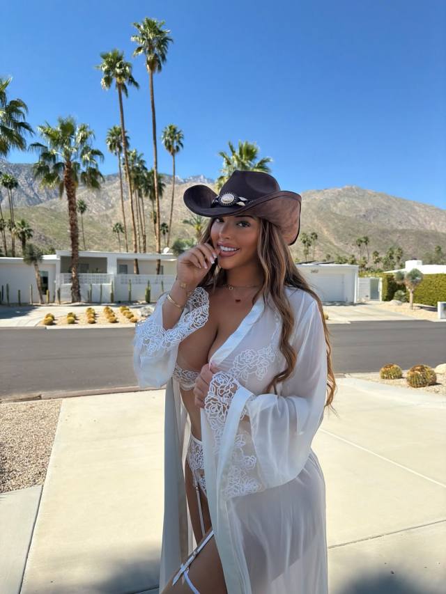 𝐓𝐡𝐢𝐬 𝐢𝐬 𝐚 𝐫𝐞𝐠𝐢𝐬𝐭𝐞𝐫𝐞𝐝 𝐚𝐝 𝐚𝐧𝐝 𝐯𝐞𝐫𝐢𝐟𝐢𝐞𝐝 ✔️™️  THIS PROFILE HAS BEEN VERIFIED, TRUSTED AND ALL PAYMENT METHOD SHE AGREES ON IS GU