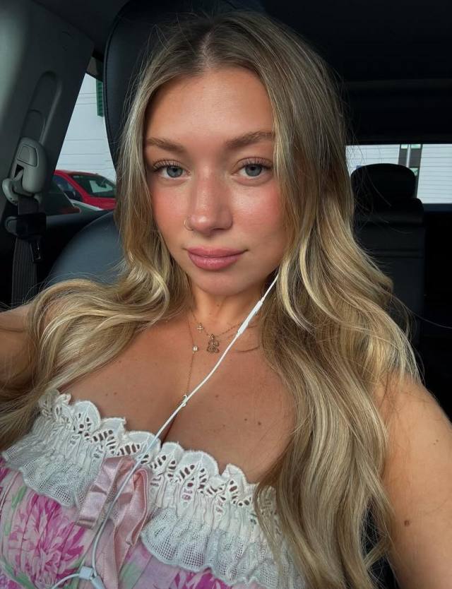 A Woman of Grace Seeking a Gentleman with a Big Heart