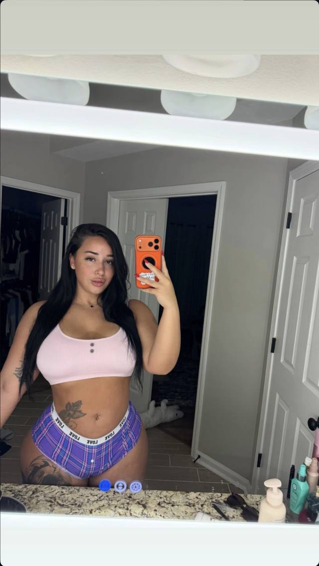 👅I AM LOOKING FOR A NICE COCK TO **** SERVICE💠AVAILABLE CAR/HOME/HOTEL INCALL AND OUTCALL