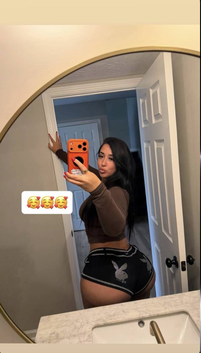 👅I AM LOOKING FOR A NICE COCK TO **** SERVICE💠AVAILABLE CAR/HOME/HOTEL INCALL AND OUTCALL