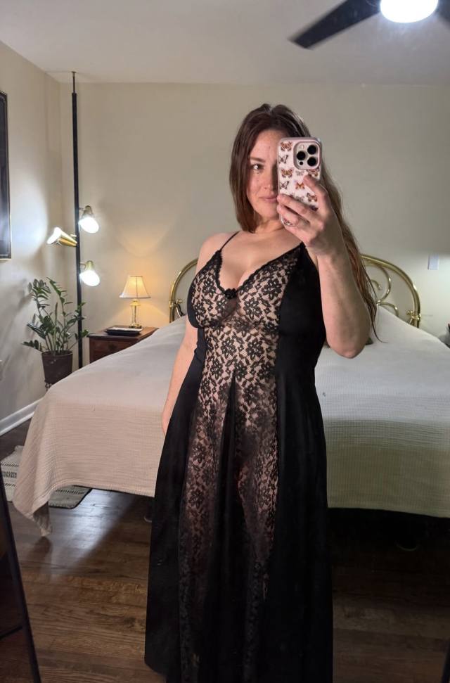 Available for nasty fun, massage and loads of kinks because I'm a massage and sex therapist ❤️😍🤩I do Incall and outcall text