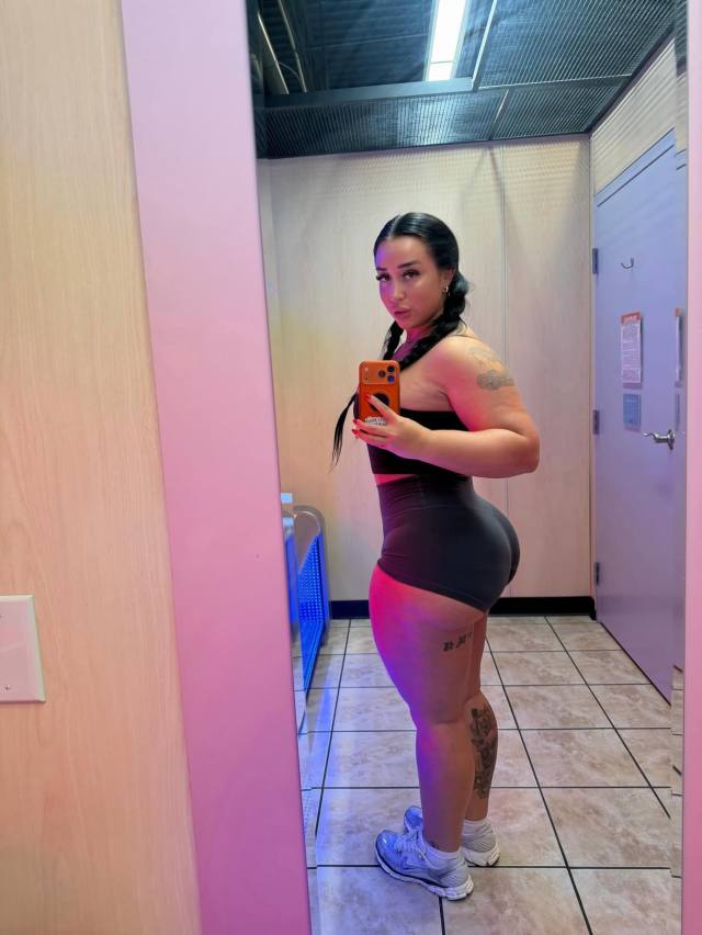 👅I AM LOOKING FOR A NICE COCK TO **** SERVICE💠AVAILABLE CAR/HOME/HOTEL INCALL AND OUTCALL