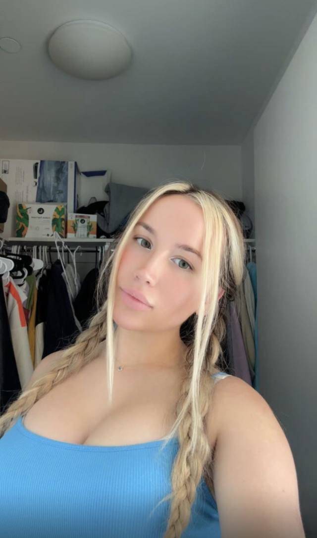 NO PAYMENT REQUIRED- SEXY SINGLE MOM FOR MEET AND FUCK AS LONG AS YOU KNOW HOW TO USE YOUR DICK 🍆🍑🍆💦.