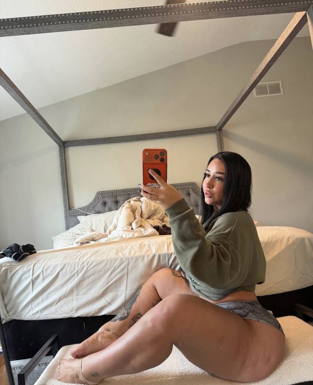 👅I AM LOOKING FOR A NICE COCK TO **** SERVICE💠AVAILABLE CAR/HOME/HOTEL INCALL AND OUTCALL