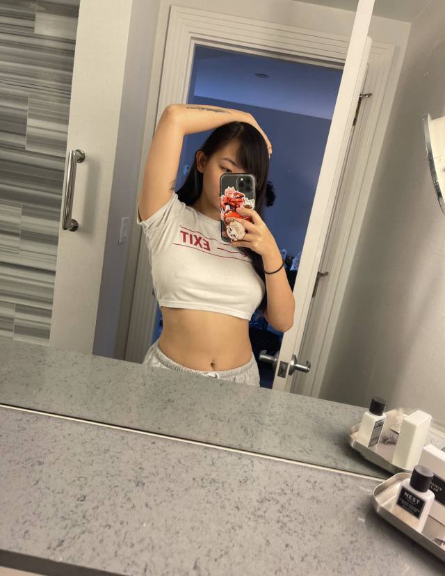 7406025004, New Asian🤗 and A PROFESSIONAL Licensed massage therapist.💖am offering a full massage service With happy ending