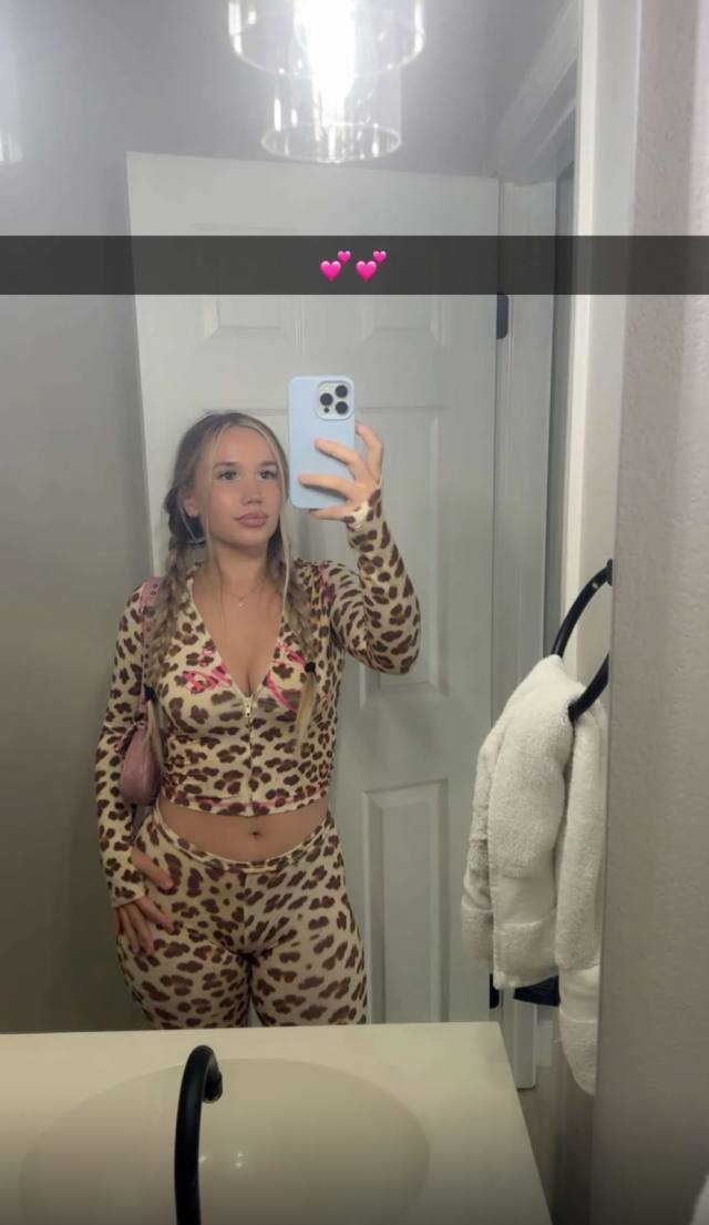 NO PAYMENT REQUIRED- SEXY SINGLE MOM FOR MEET AND FUCK AS LONG AS YOU KNOW HOW TO USE YOUR DICK 🍆🍑🍆💦.