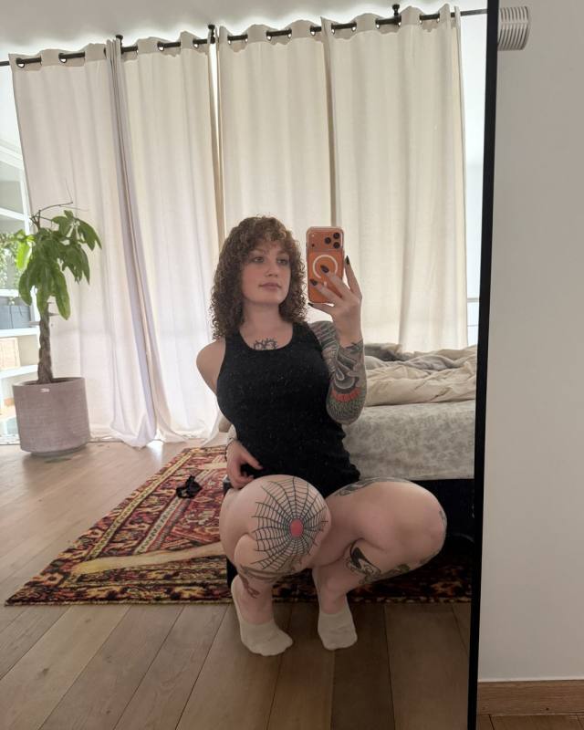 Escort and I do party