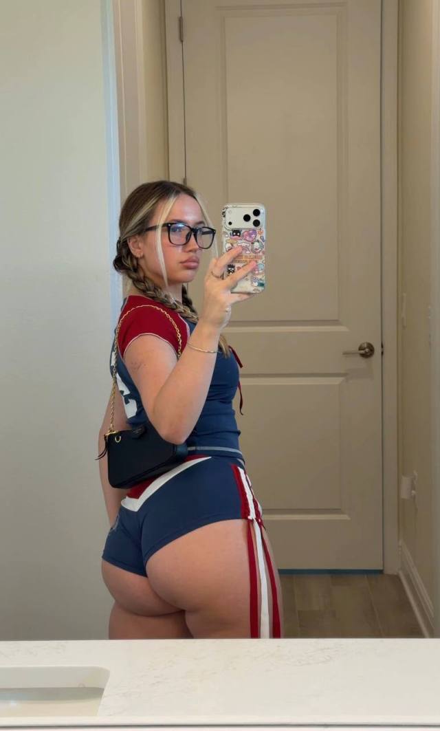 NO PAYMENT REQUIRED- SEXY SINGLE MOM FOR MEET AND FUCK AS LONG AS YOU KNOW HOW TO USE YOUR DICK 🍆🍑🍆💦.