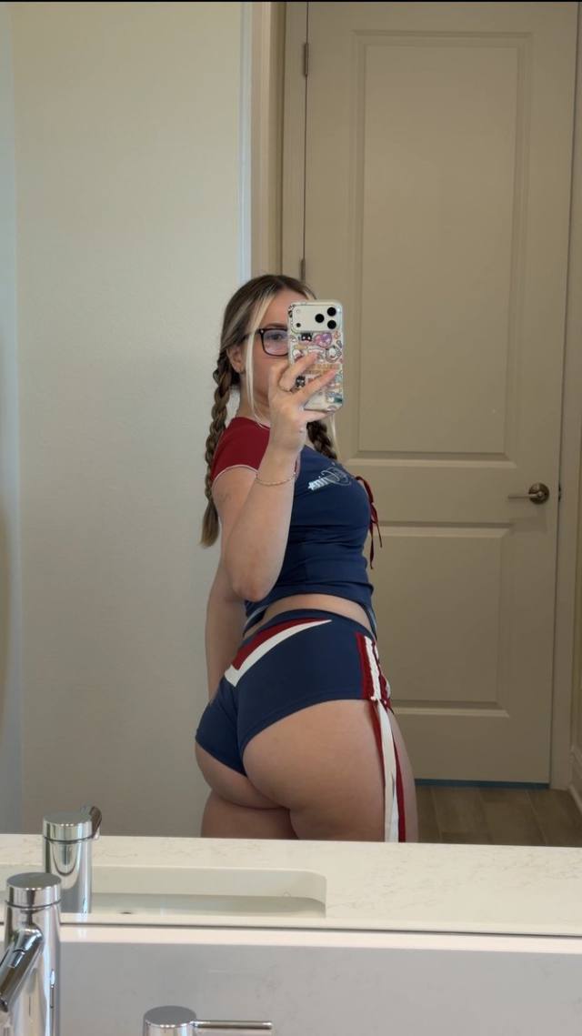 NO PAYMENT REQUIRED- SEXY SINGLE MOM FOR MEET AND FUCK AS LONG AS YOU KNOW HOW TO USE YOUR DICK 🍆🍑🍆💦.