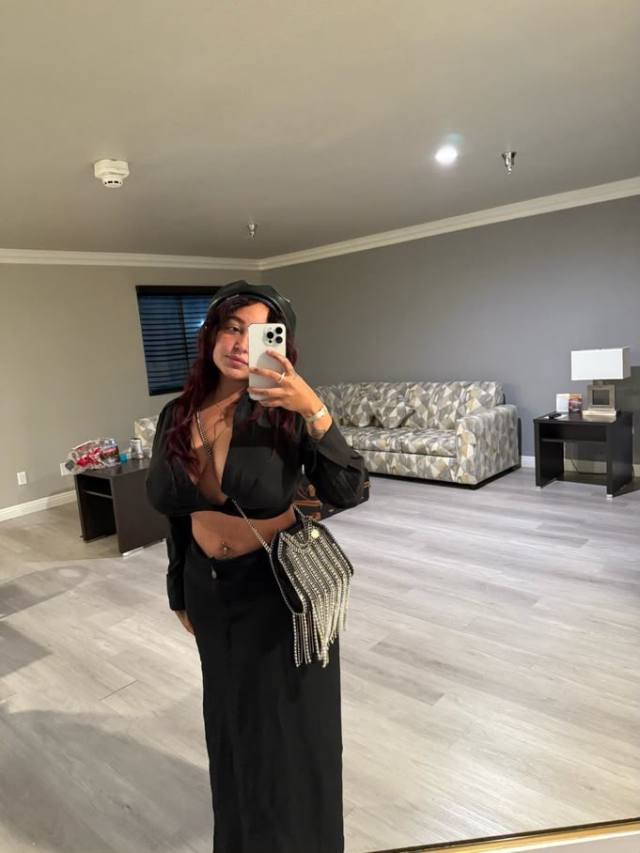 I’m a single horny mom and I do like to meet new people am seeking for a sweet partner 👅💐