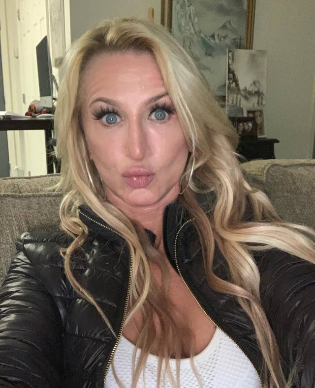 𝐯𝐞𝐫𝐢𝐟𝐢𝐞𝐝 ✔️™️®️ Private Indulgence with a Dangerous Twist Desire” Flawless Figure, Naughty Mind – What Are You Waiting For?