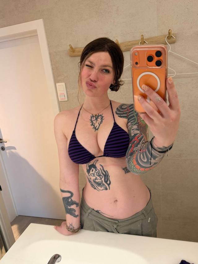 Escort and I do massage