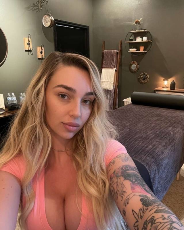 I’m available for body rubs and hookup both incall and outcall