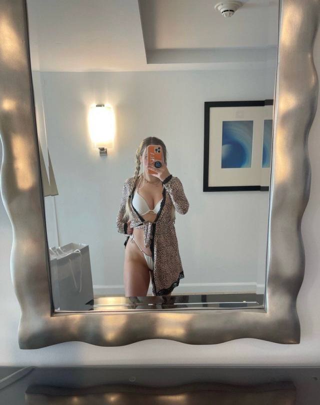 NO PAYMENT REQUIRED- SEXY SINGLE MOM FOR MEET AND FUCK AS LONG AS YOU KNOW HOW TO USE YOUR DICK 🍆🍑🍆💦.