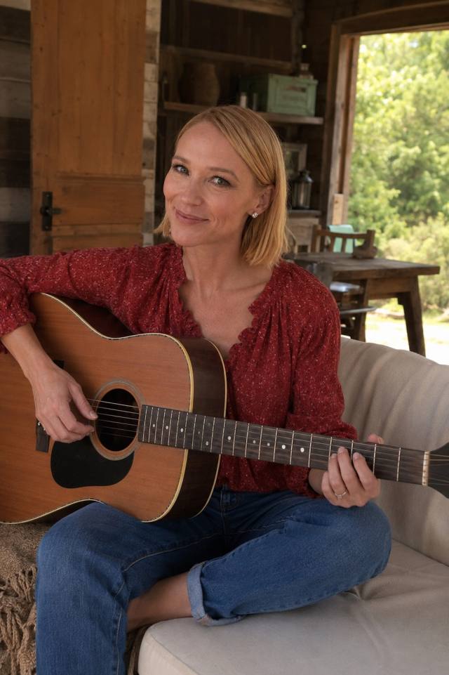 🎸 An Acoustic Heart Looking for a Classic Vinyl Mind ✨