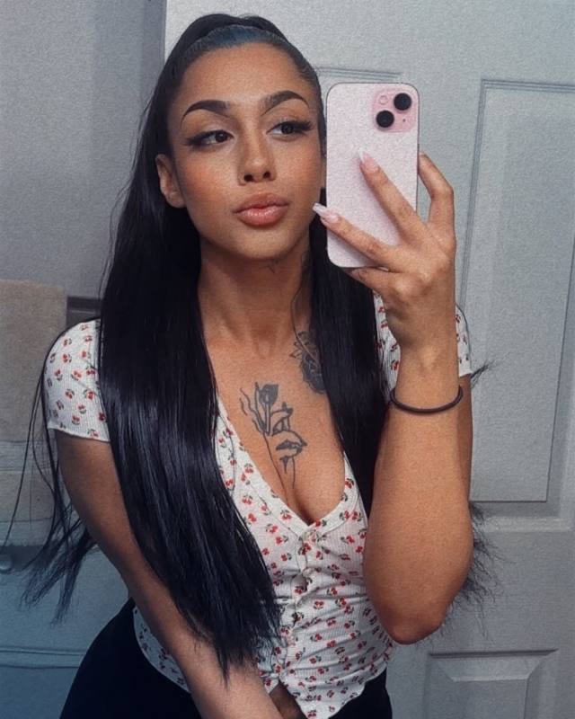 Friend with benefit, open to more
