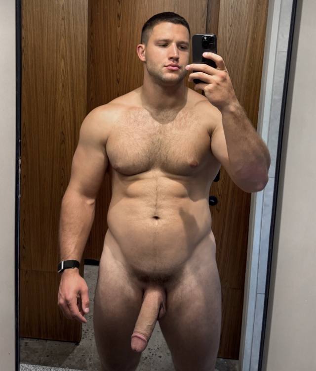 👑10inch🍆 and a professional massage designed to melt away stress, FaceTime fun and nasty video content available ✅