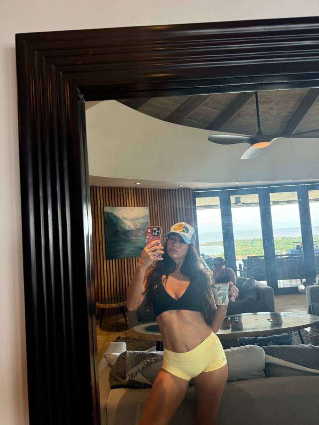 Hot sexy Latina female escort and massage!!!! text me 5209347520