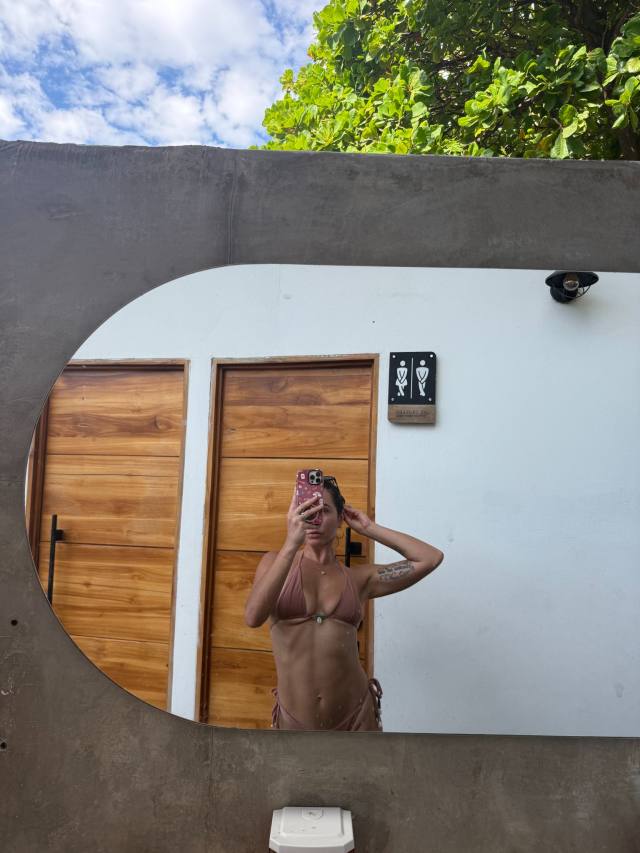 Hot sexy Latina female escort and massage!!!! text me 5209347520